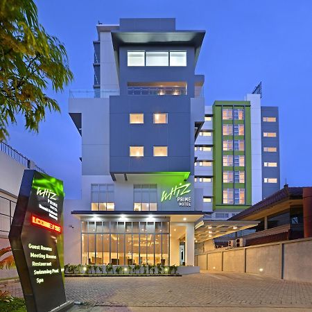 Whiz Prime Hotel Basuki Rahmat Malang Luaran gambar