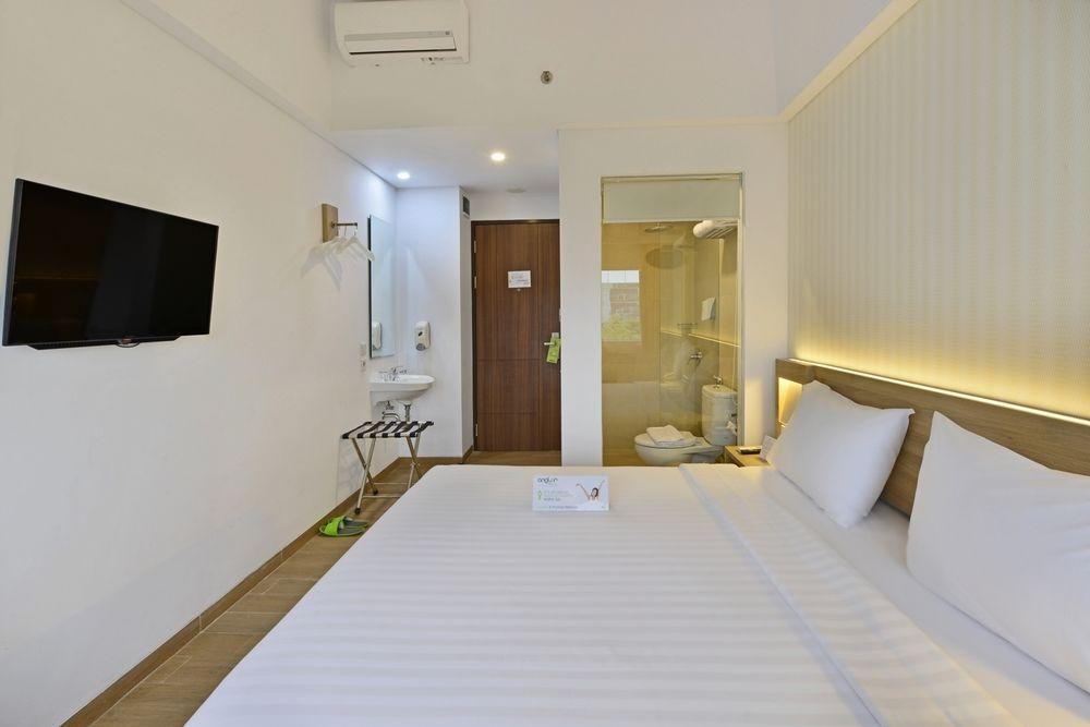 Whiz Prime Hotel Basuki Rahmat Malang Luaran gambar