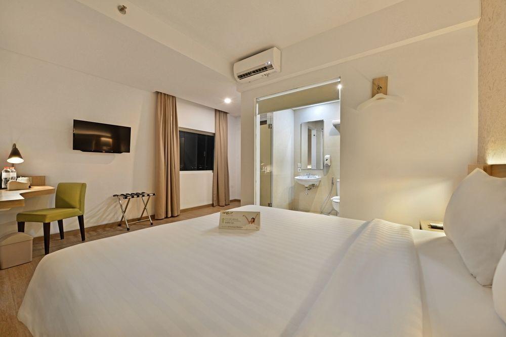 Whiz Prime Hotel Basuki Rahmat Malang Luaran gambar