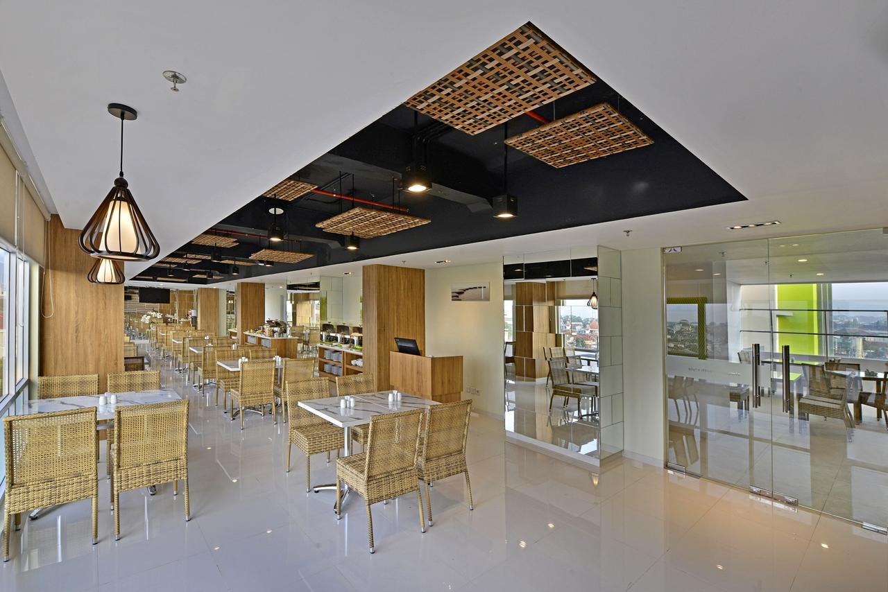 Whiz Prime Hotel Basuki Rahmat Malang Luaran gambar